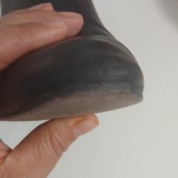 Salvatore Ferragamo Black Ankle‎ Booties with Gold Zipper - Picture 10 of 14